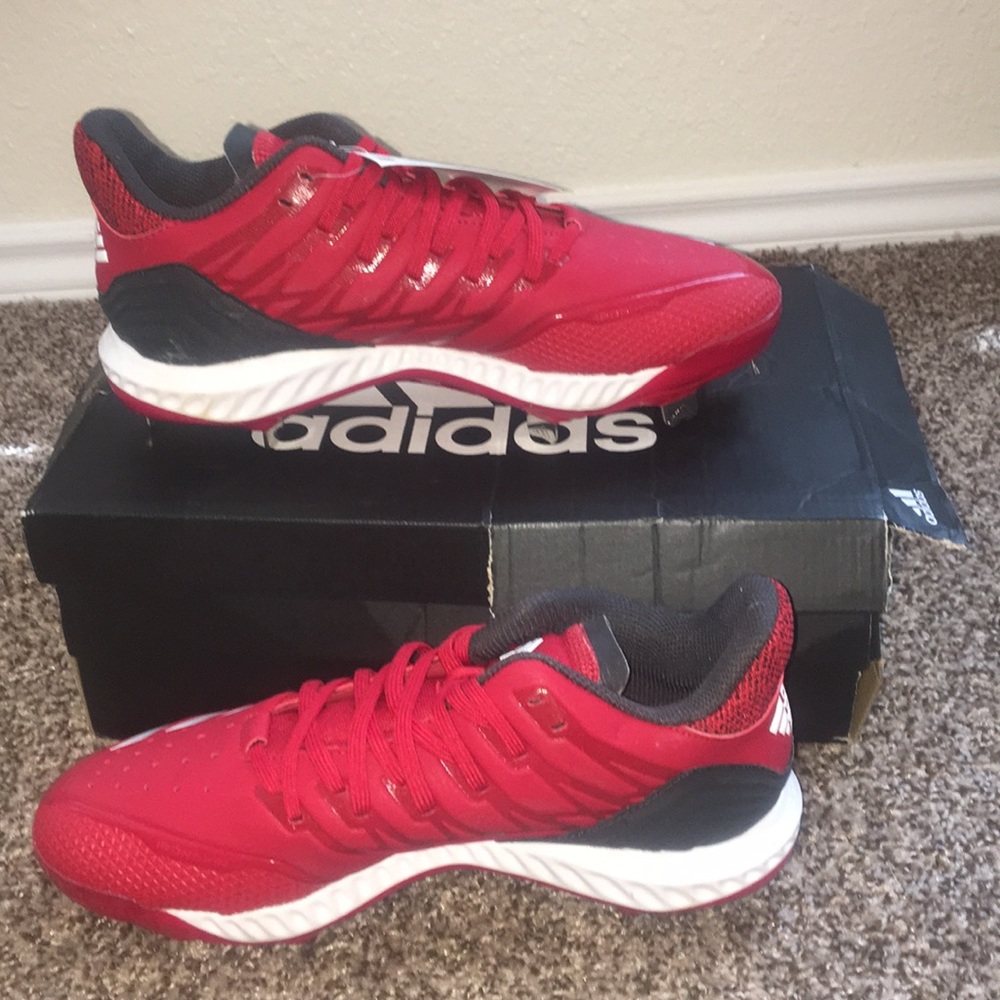 Adidas Icon Bounce Women’s softball cleats